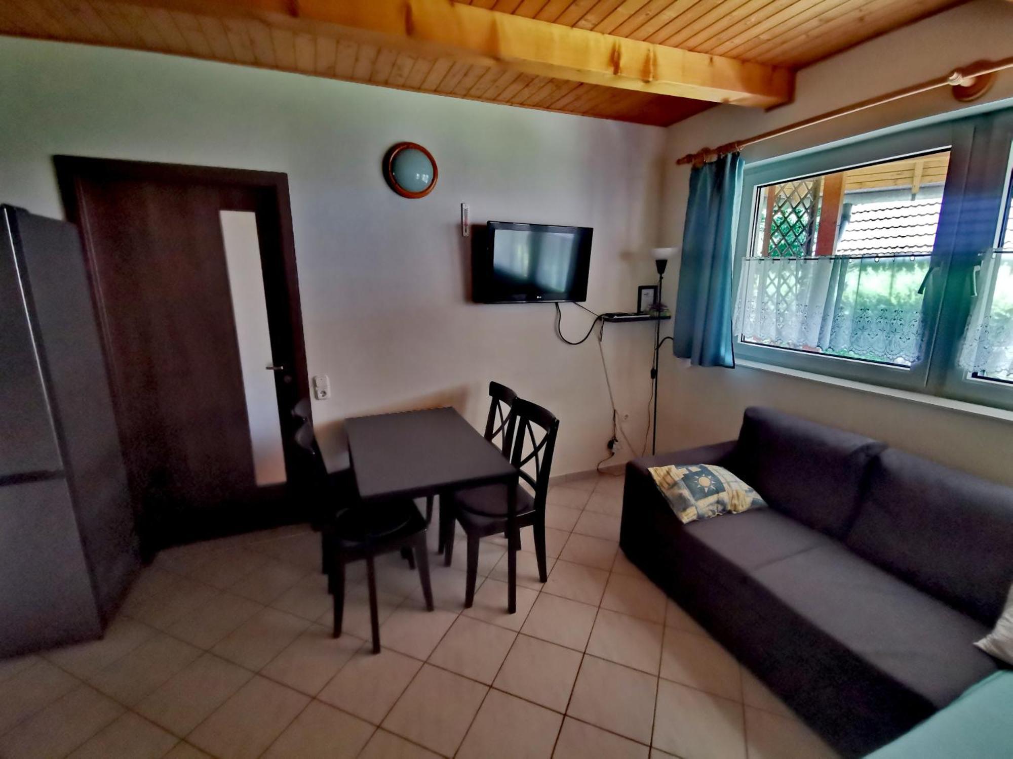 Nemeth Apartmanhaz Balatongyörök Exteriör bild